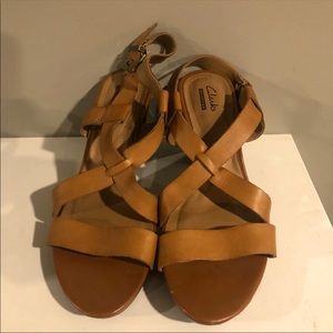 Brown leather heels Clarks